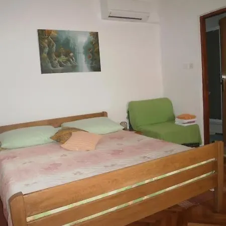 In With Terrace, Air Conditioning, Wi-fi * Nin