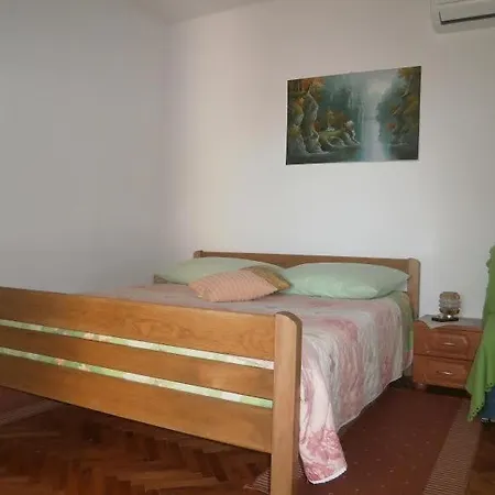 In With Terrace, Air Conditioning, Wi-fi Apartment Nin