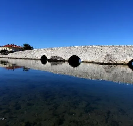 In With Terrace, Air Conditioning, Wi-fi *