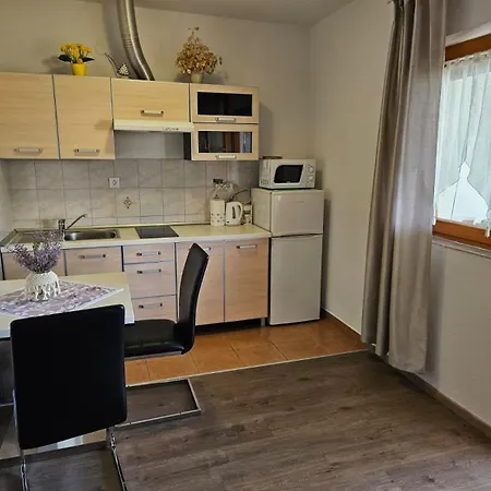 In With Terrace, Air Conditioning, Wi-fi * Nin
