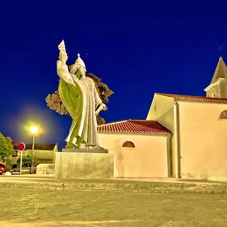 In With Terrace, Air Conditioning, Wi-fi Apartment *