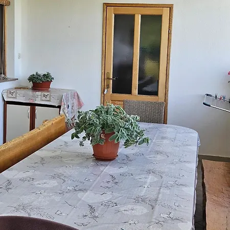 In With Terrace, Air Conditioning, Wi-fi *