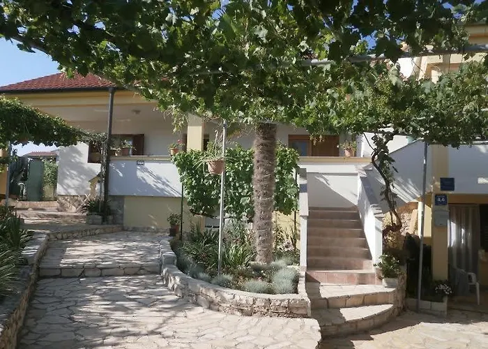 In With Terrace, Air Conditioning, Wi-fi דירה